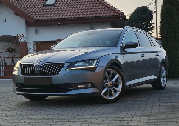 Skoda Superb cena 72500 przebieg: 190000, rok produkcji 2018 z Płock małe 407